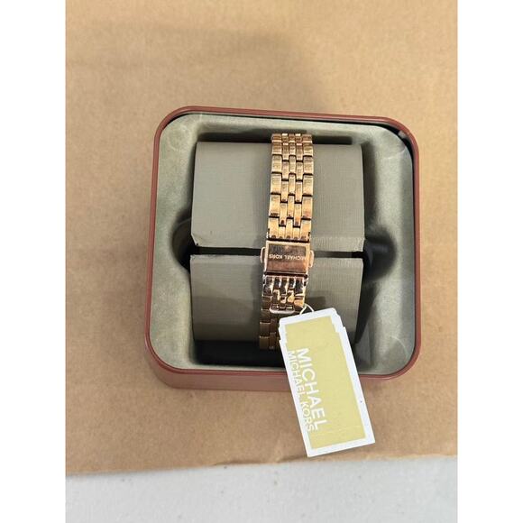 Michael Kors MK7168 Anabeth Quartz White Women's Watch - Picture 2 of 5